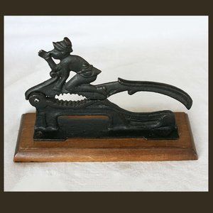 vintageVictor Goldman cast iron & wood nutcracker
